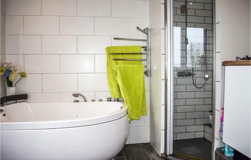 Stunning Home In K�pingebro With Wifi And 4 Bedrooms #850