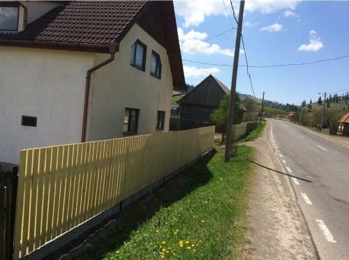 Hostal Karacsony Guest House