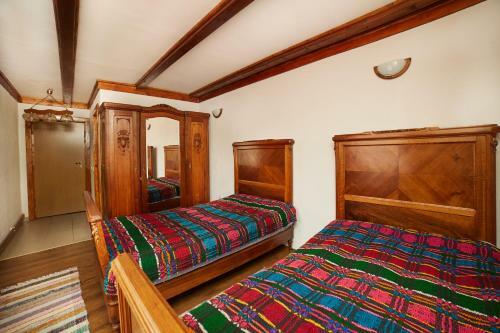 Hostal Pensiunea Col? Alb