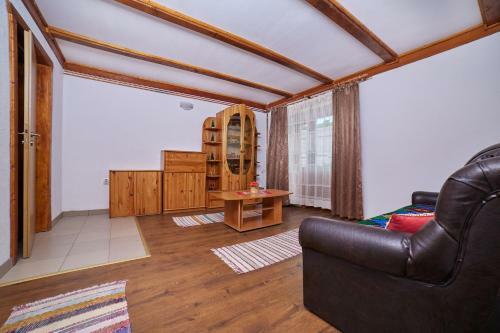 Hostal Pensiunea Col? Alb