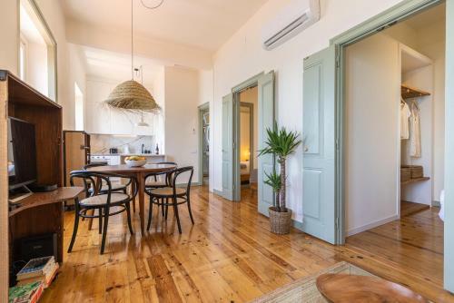 Monte Estoril Train Station - Seaside Apartment