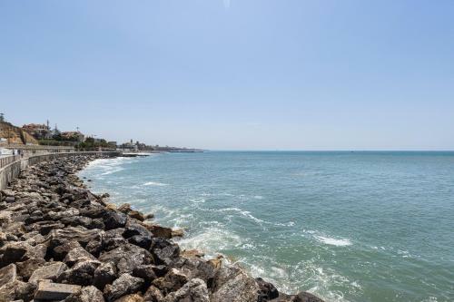 Monte Estoril Train Station - Seaside Apartment