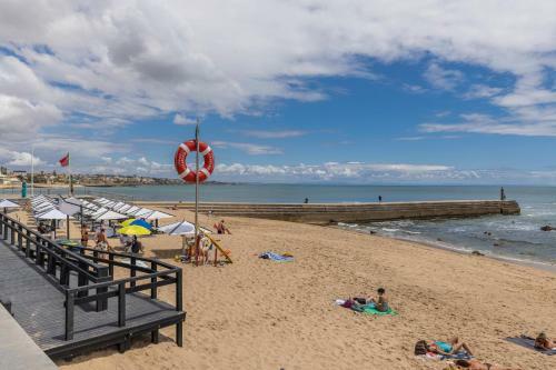 Monte Estoril Train Station - Seaside Apartment