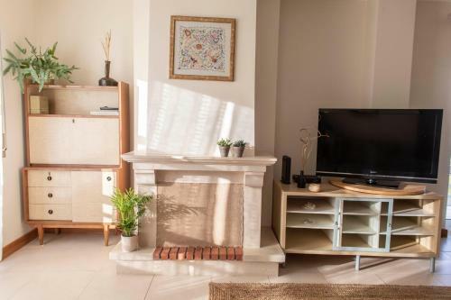 Middle Of The Bay 2 Bedroom Apartment