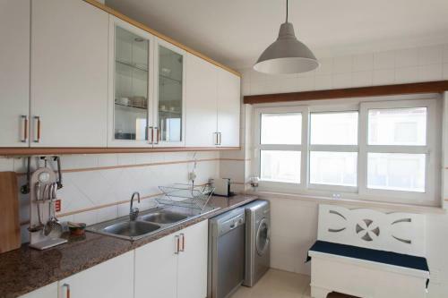Middle Of The Bay 2 Bedroom Apartment