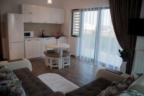 Sunrise Breezer Apartment