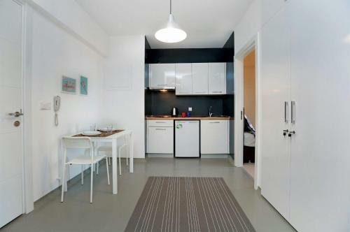 Private Room In A Two Bedroom Apartment