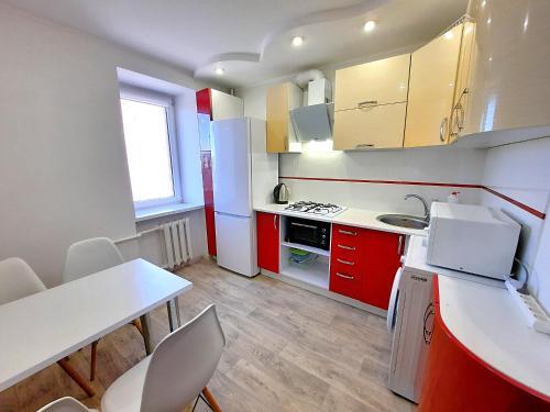 ??????? ? ????? Red And White ???? ???????????? Alex Apartments ? ?????? ??????? ????????????? ????????? 24-7