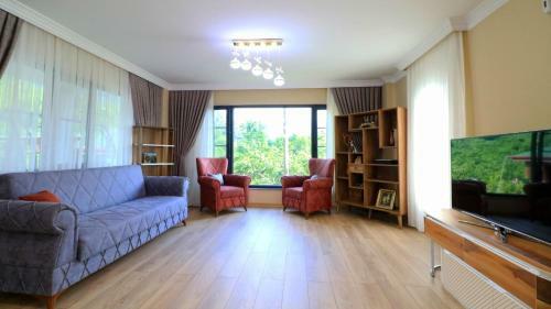 Luxury Nature Life Villa
