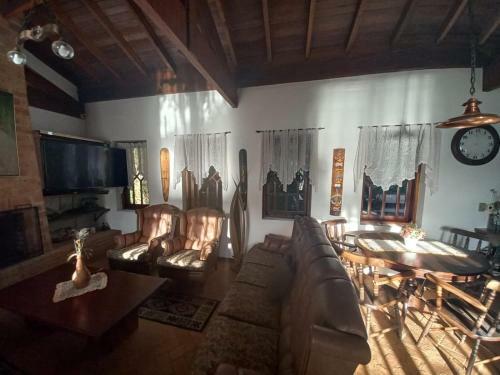 Casa De Artista A Beira Da Represa
