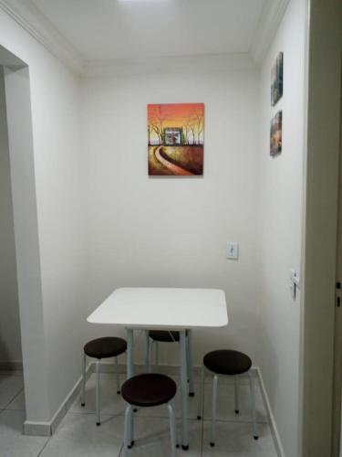 Apartamento Kitnet Completa Bem Localizada C/ Estacionamento