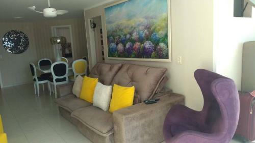 Apartamento A J�ia Da Praia Do Morro! Perto De Tudo.