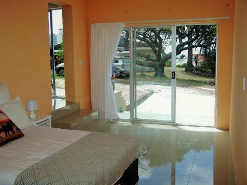 Hostal Aloha Africa Guest House @humewood Beachfront
