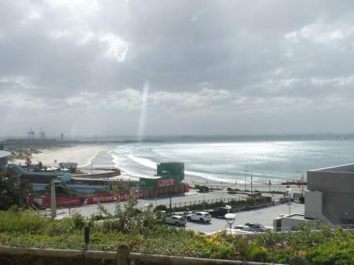 Dolphins Beach Condo - 2bedroom Apartment