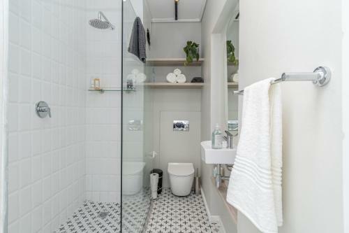 Luxurious Brookes Hill Self Catering Apartment