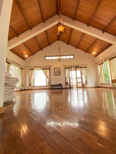 9 Pakis Villa