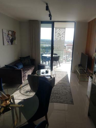 Ellipse Waterfall Executive Luxury Apartment