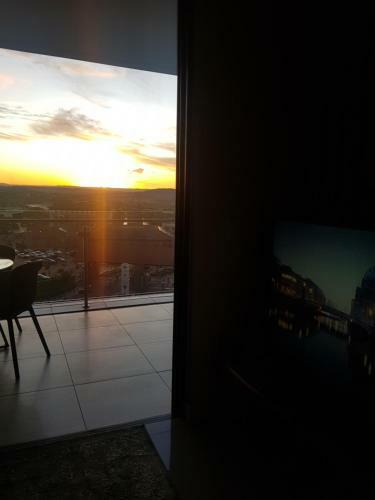 Ellipse Waterfall Executive Luxury Apartment