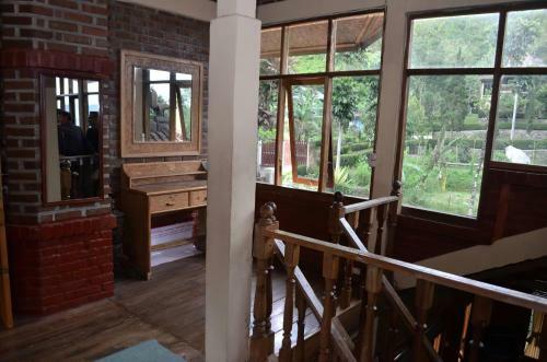 Villa Ayam Jago Ciwidey, Villa Di Ciwidey