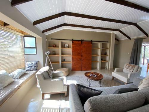 Villa Ostrich Hide