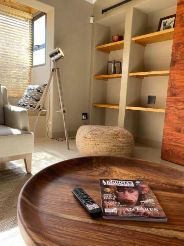 Villa Ostrich Hide