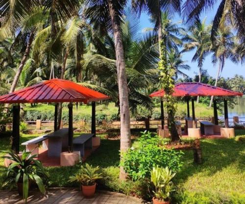 Hostal Shimmering View