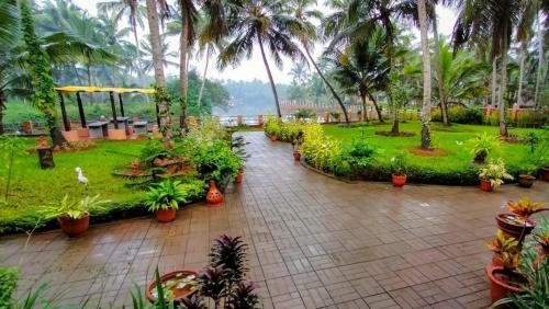 Hostal Shimmering View