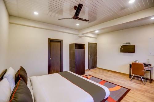 Hotel Collection O 45853 Sr Inn Awas Vikas
