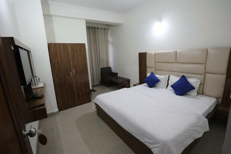 Mahadev Hotel And Resorts
