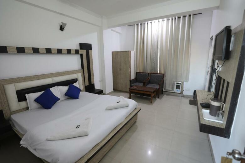 Mahadev Hotel And Resorts