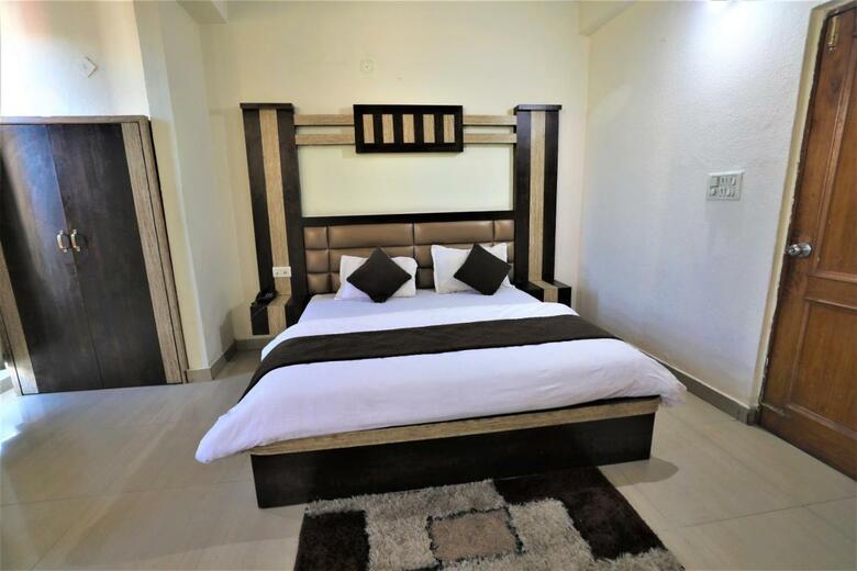 Mahadev Hotel And Resorts