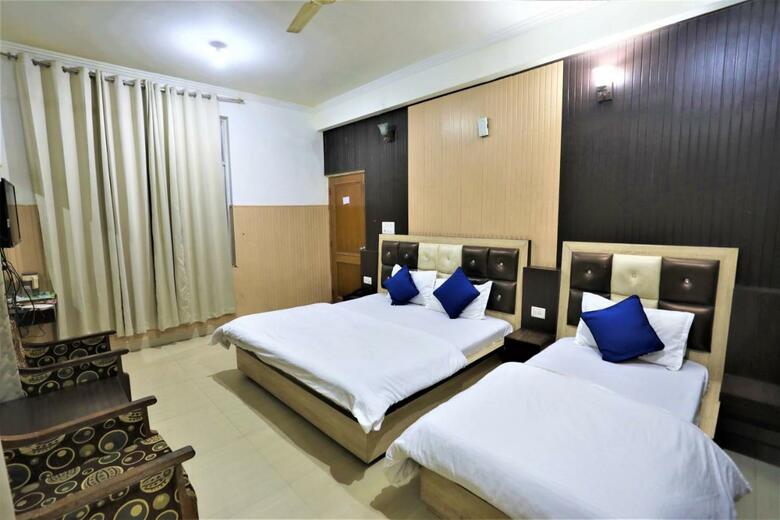 Mahadev Hotel And Resorts