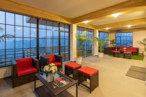 Villa Stayvista At Pristine Pines