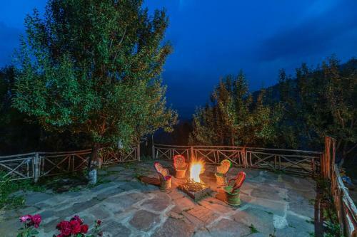 Villa Saffronstays Hardy's Hideaway