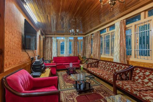 Villa Saffronstays Hardy's Hideaway