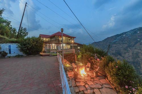 Villa Saffronstays Hardy's Hideaway