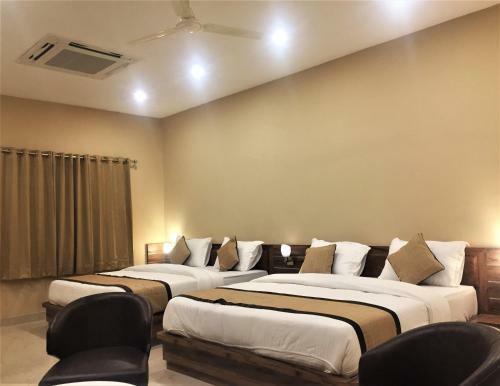 Hotel Bharat