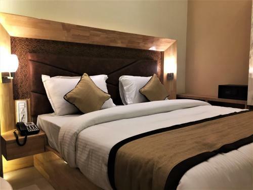 Hotel Bharat