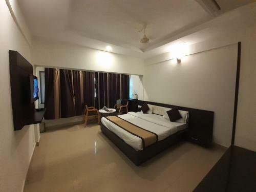 Hotel Bharat