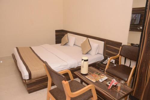 Hotel Bharat