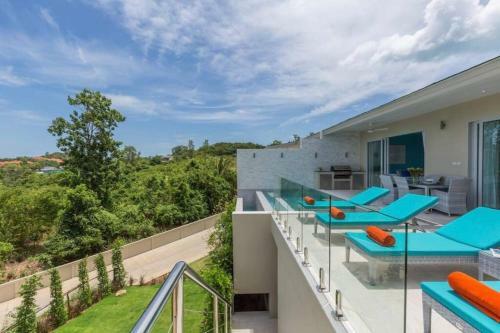 3 Bedroom Ocean View Villa Aura