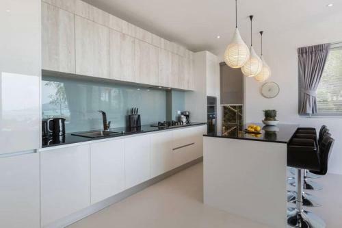3 Bedroom Ocean View Villa Aura