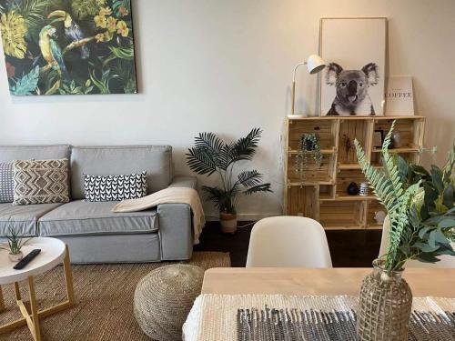 Oakleigh Stylish 3 Bedrooms Apartment 4c
