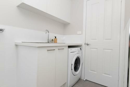 Villa On Matthews, Quite, Modern, Fresh, Free Wifi