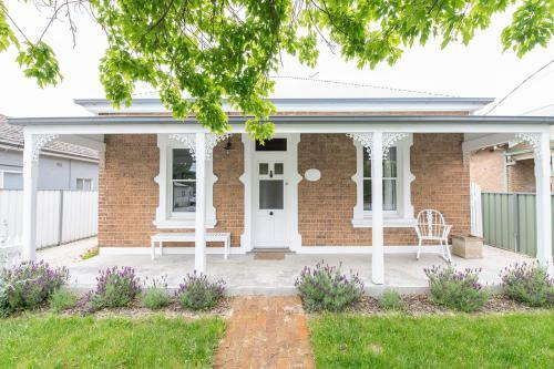 Birchfrost Cottage - Fresh And Central
