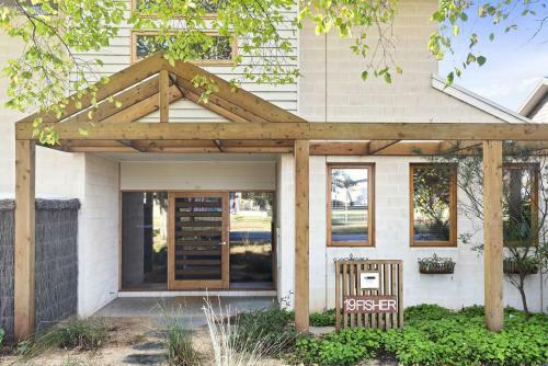 Kingfisher Beach House