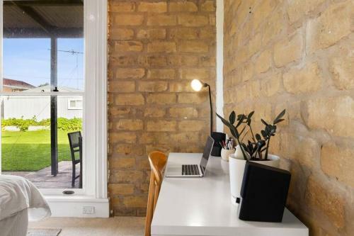 Waterview- Queenscliff, Bay Views, Pet Friendly