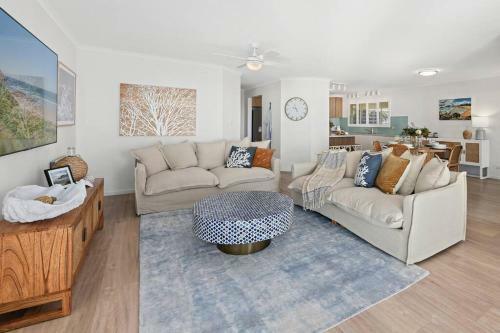 Blue Vista - Luxury Beachfront Apartment