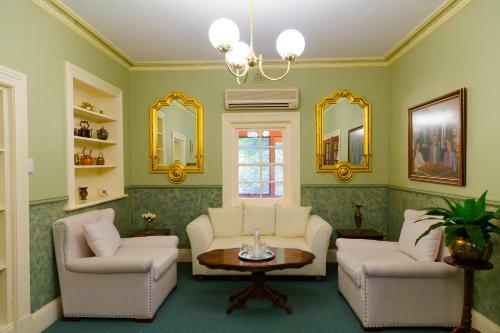 Kraft Vintage House