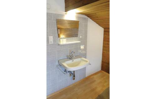 Five-bedroom Apartment In Pfunds